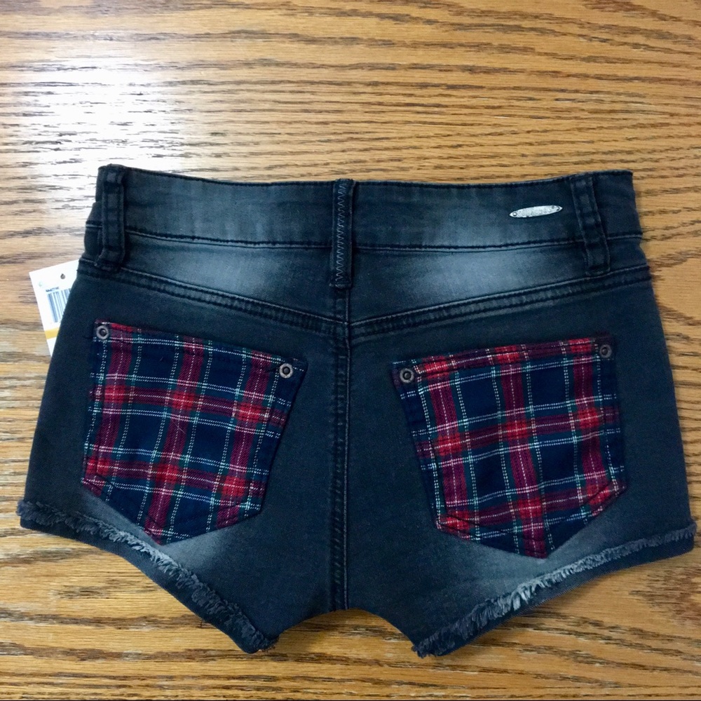 Dollhouse jean shorts - Picture 3 of 3